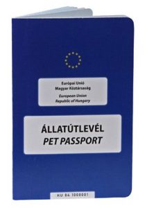 A kutyák, macskák és vadászgörények az Európai Unió tagállamaiba kizárólag egységes európai állatútlevéllel, mikrochipes-megjelöléssel és érvényes veszettség elleni védőoltással utazhatnak be.